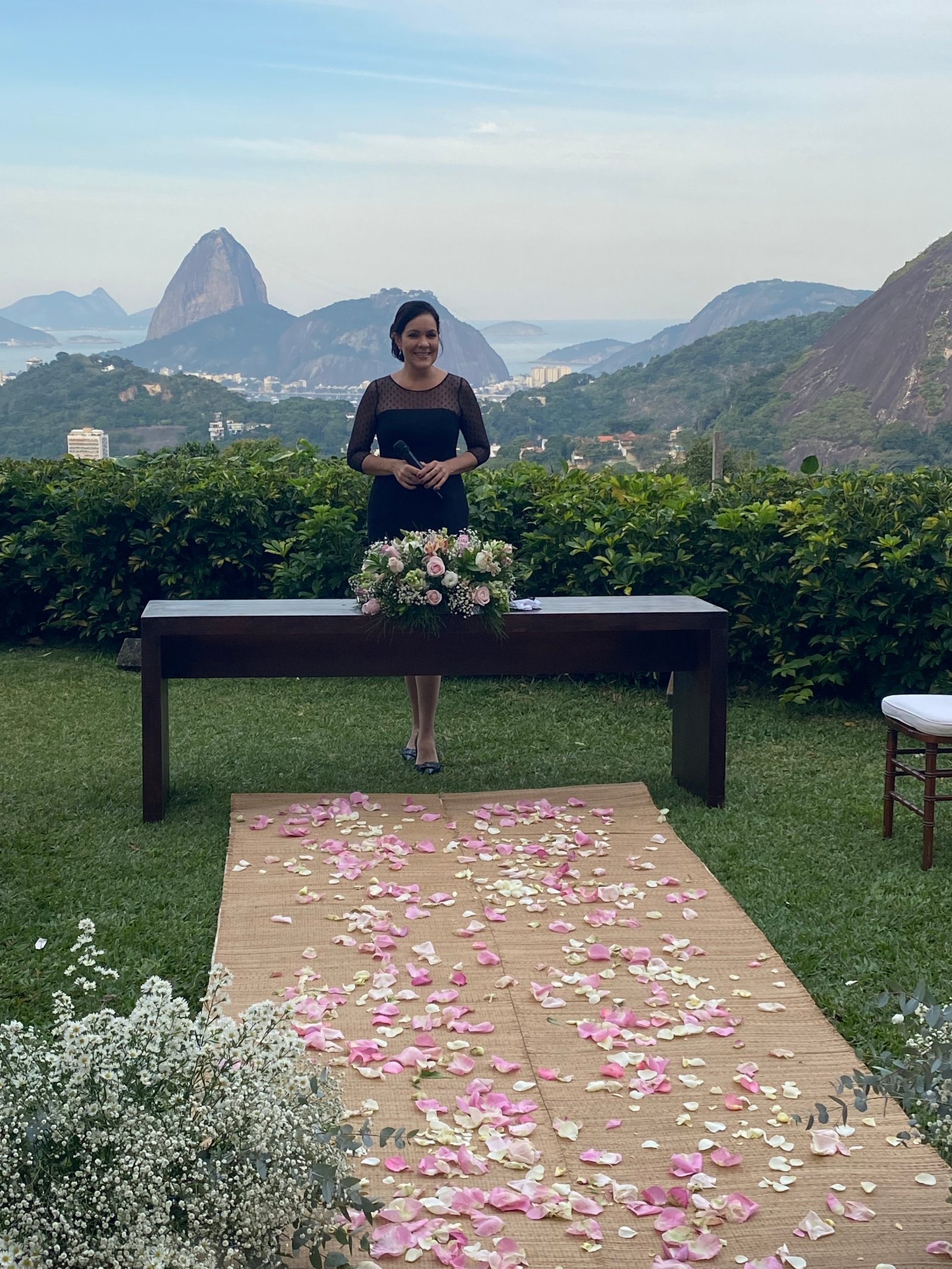 Flávia Fernandes — Celebrante